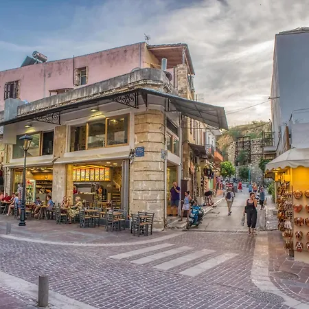 Chanialiving Venetian Luxury House-near Plaza Parking Vakantiehuis