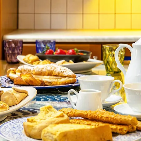 Semesterbostad Chanialiving Venetian Luxury House-near Plaza Parking