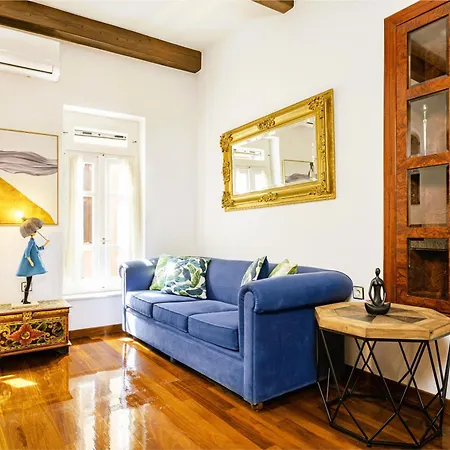 Semesterbostad Chanialiving Venetian Luxury House-near Plaza Parking *