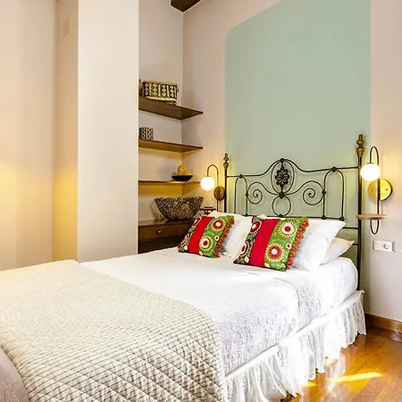 Semesterbostad Chanialiving Venetian Luxury House-near Plaza Parking *