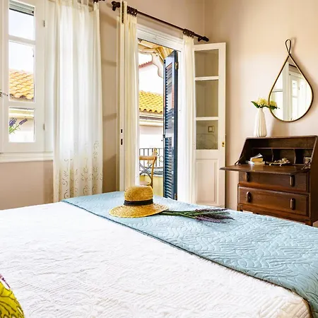 Semesterbostad Chanialiving Venetian Luxury House-near Plaza Parking