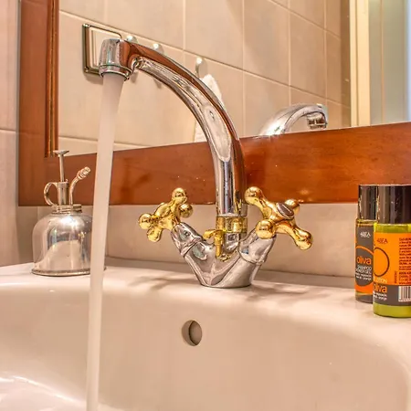 Chanialiving Venetian Luxury House-near Plaza Parking Tatil Evi *