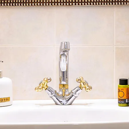 Chanialiving Venetian Luxury House-near Plaza Parking Feriehus *