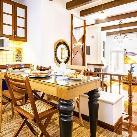 Chanialiving Venetian Luxury House-near Plaza Parking *