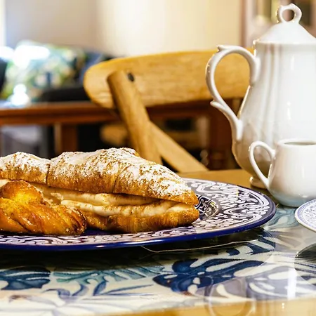 Chanialiving Venetian Luxury House-near Plaza Parking