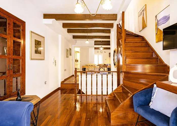 Chanialiving Venetian Luxury House-near Plaza Parking Дом отдыха