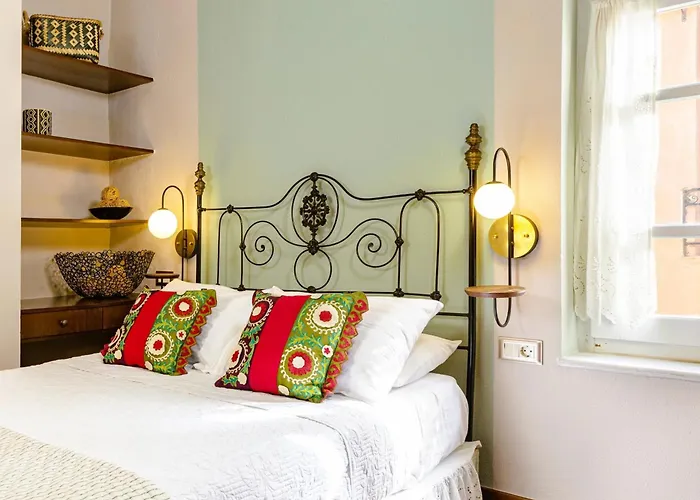 Chanialiving Venetian Luxury House-near Plaza Parking Дом отдыха Ханья