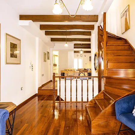 Chanialiving Venetian Luxury House-near Plaza Parking Vakantiehuis