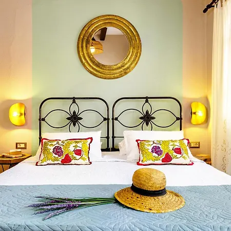 Chanialiving Venetian Luxury House-near Plaza Parking Vakantiehuis
