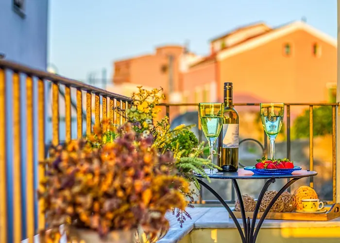 Chanialiving Venetian Luxury House-near Plaza Parking Σπίτι διακοπών *