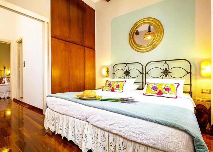 Chanialiving Venetian Luxury House-near Plaza Parking